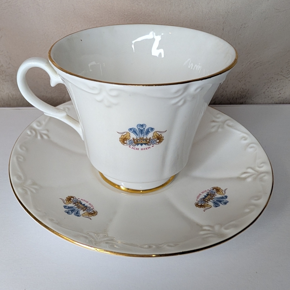 Vintage 1981 Prince (King) Charles & Lady Diana Wedding Teacup and Saucer Set - Picture 2 of 4